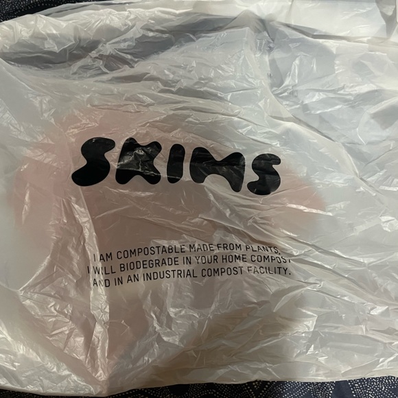 SKIMS fits everybody strapless bra 38A - Picture 2 of 7